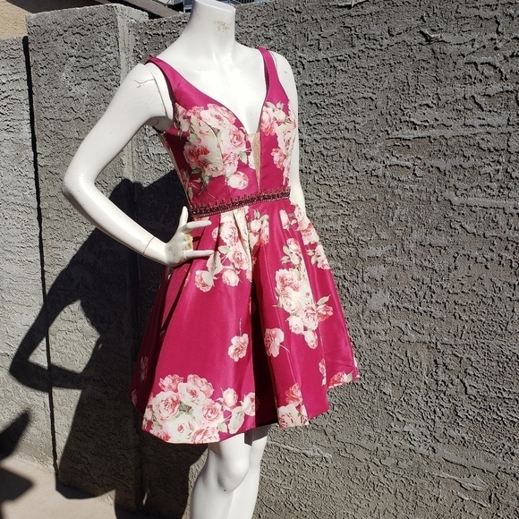Sherri Hill 32321 Floral Print Short Dress - Picture 10 of 14
